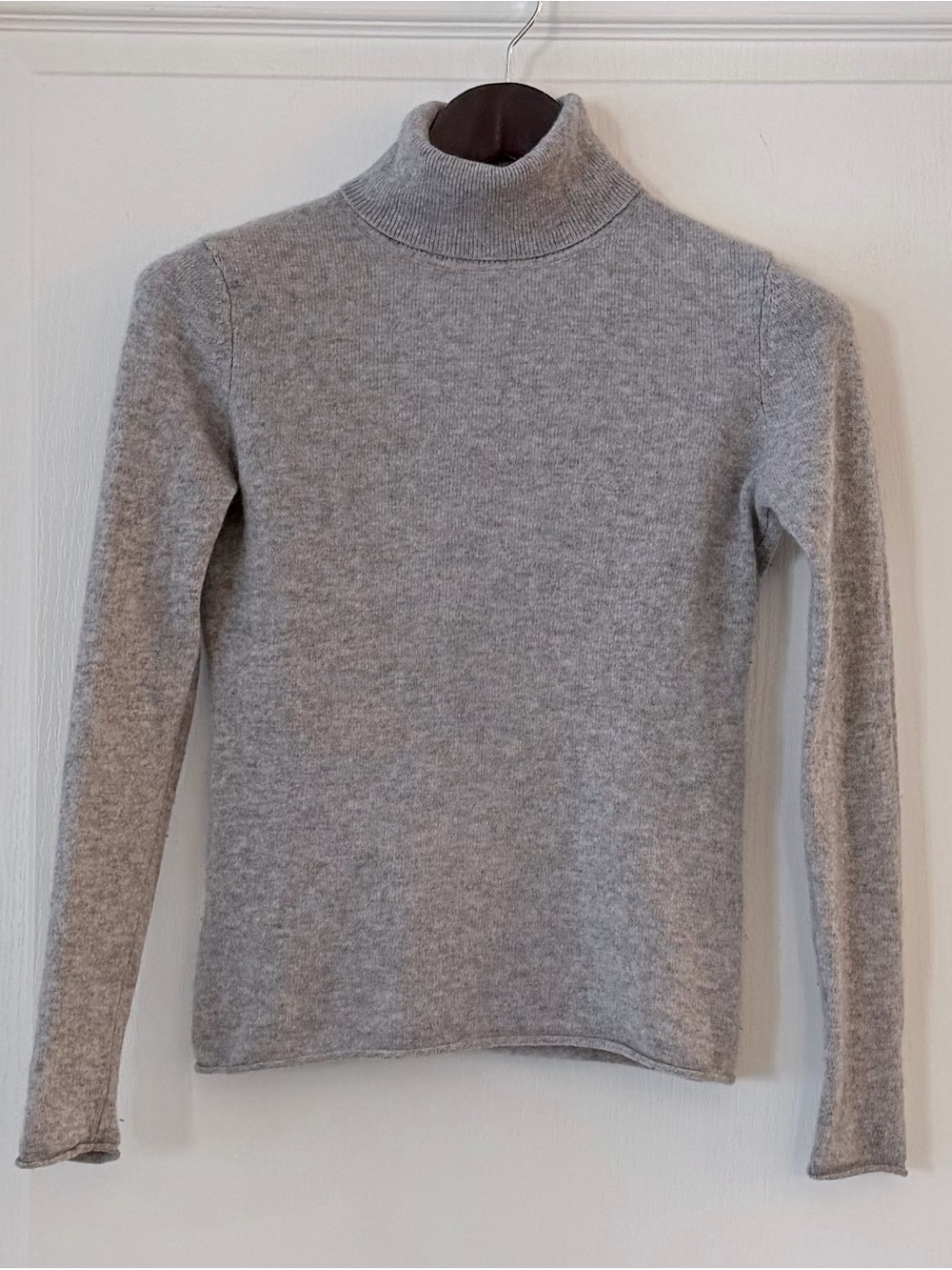 Magaschoni Light Gray Cashmere Turtleneck Sweater